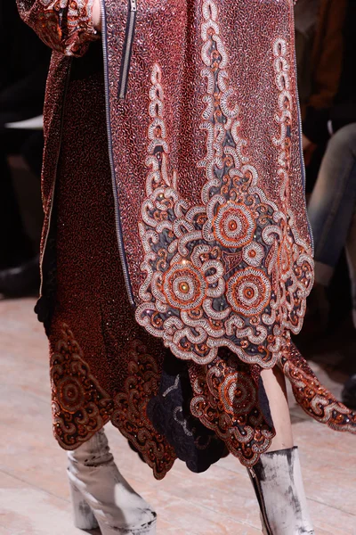 Look 35